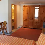 St. Jakob Hostel *